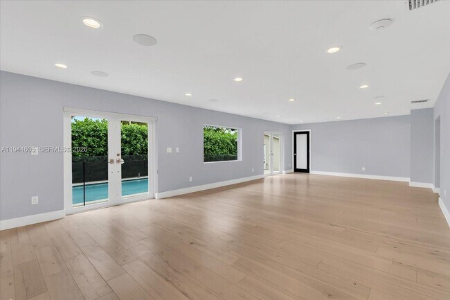 Building Photo - 10330 SW 51st St