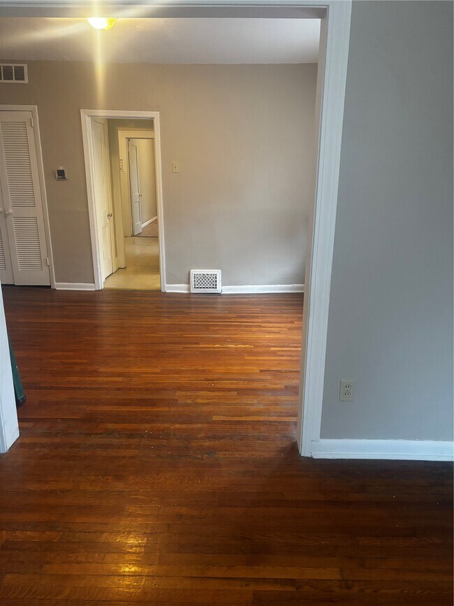 Building Photo - 5043 Alaska Ave