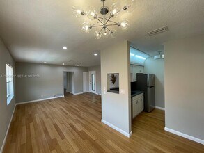 Building Photo - 1300 N 17th Ave