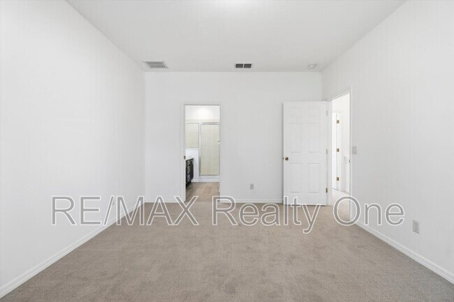 Building Photo - 1705 W Spring Meadow Loop