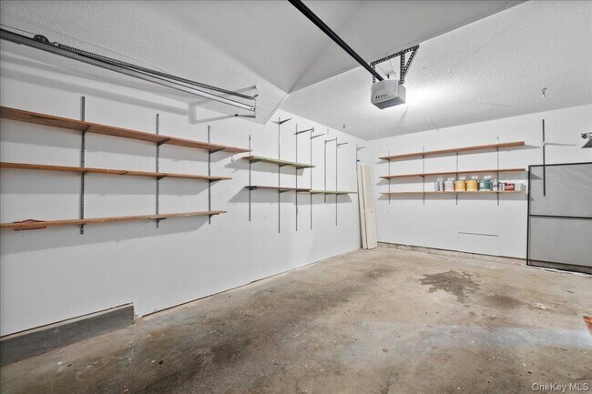 Building Photo - 605 A Heritage Hls