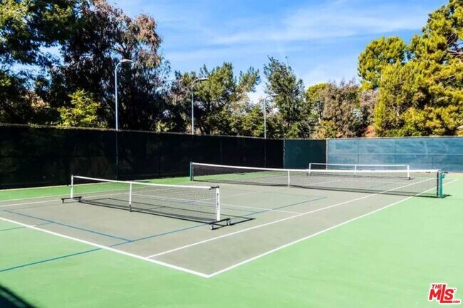 Building Photo - 2637 Angelo Dr