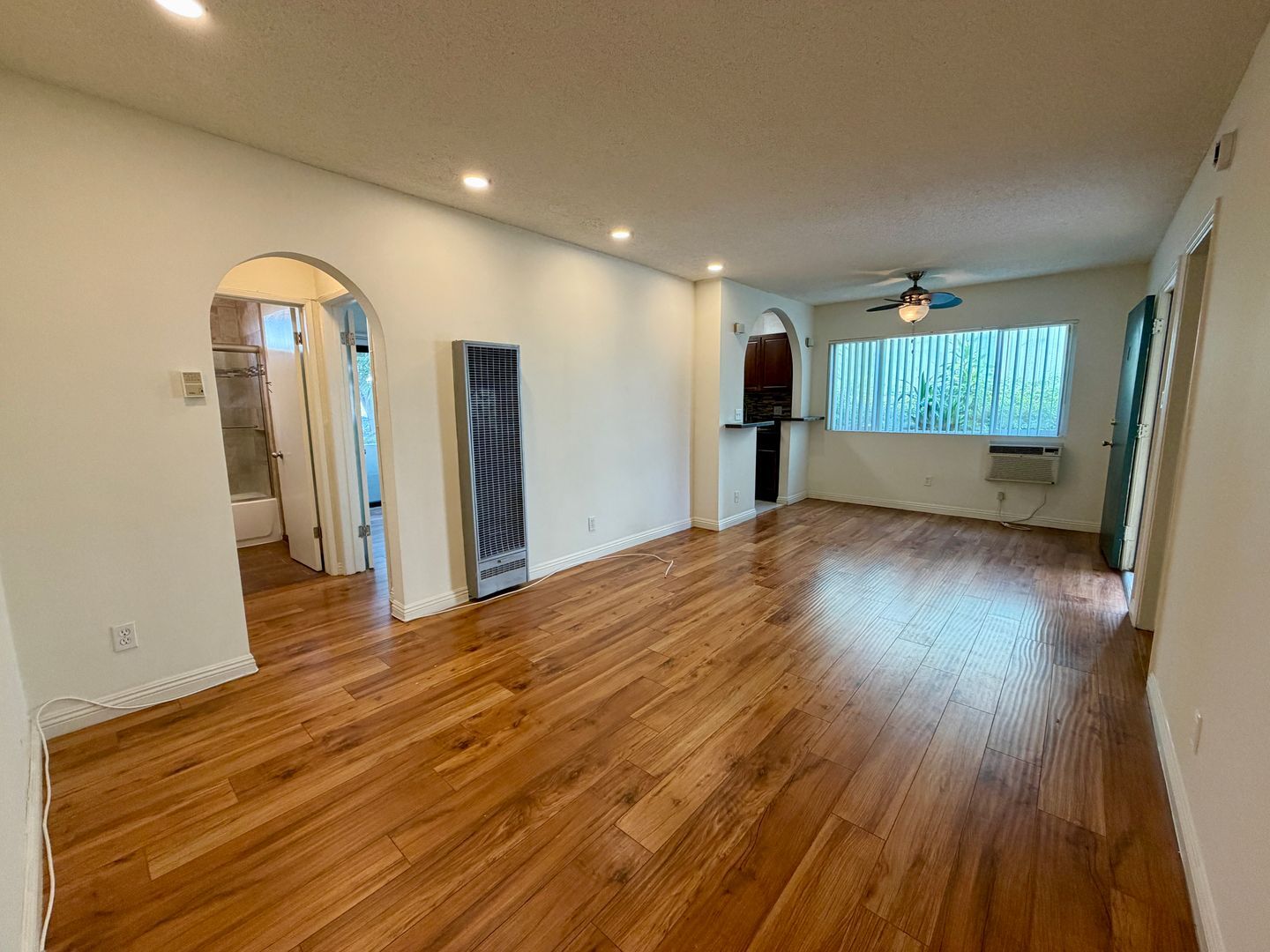 Building Photo - 12618 Pacific Ave