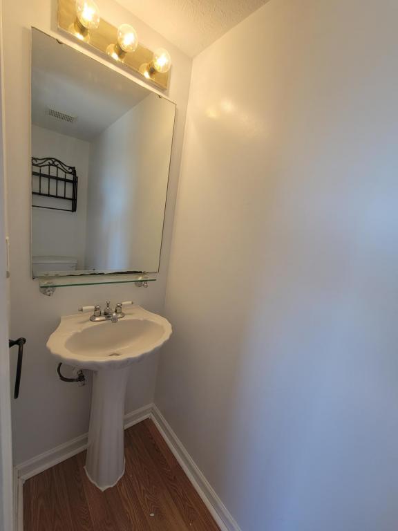 Building Photo - 101 Hemlock Ct