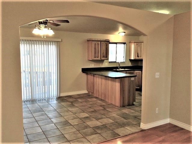 Building Photo - 340 W Oaks Dr
