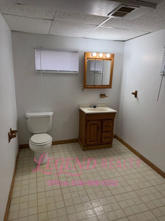 Building Photo - Welcome to your 3 Bedroom 2 Bathroom home!!