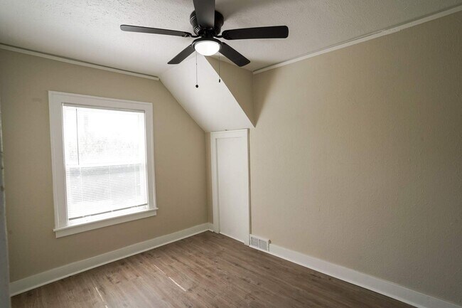 Building Photo - Freshly Renovated 4-Bedroom Home – Quality...