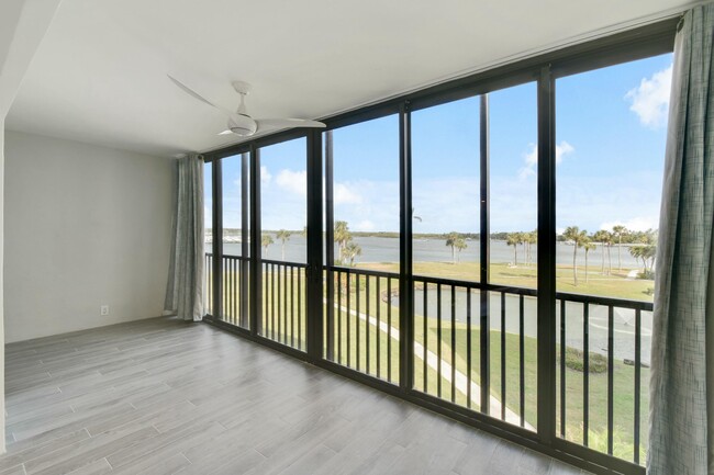 Building Photo - 300 Intracoastal Pl