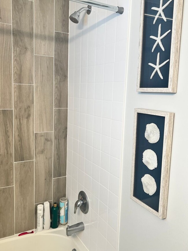 Building Photo - CHARMING 3 BEDROOM, 2 BATH HOME BUILT IN 2022 IN EAST STUART