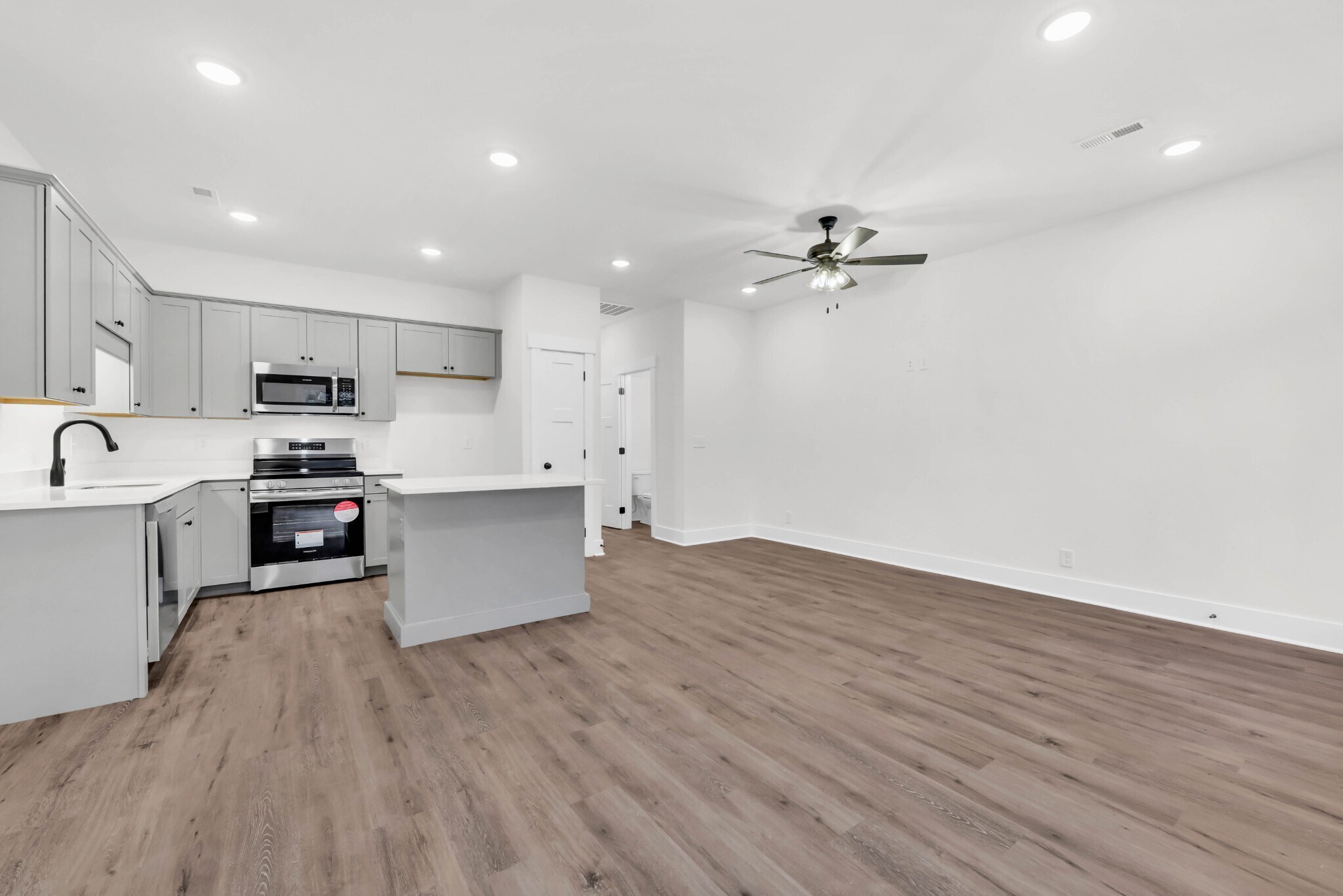 Building Photo - 180 Clay Ridge Dr