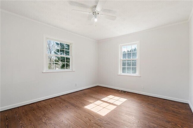 Building Photo - 173 Winndale Rd