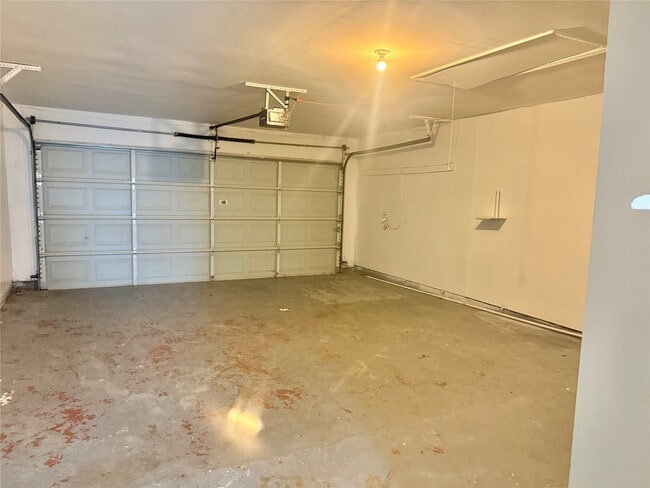 Building Photo - 3602 Brier Gardens Dr