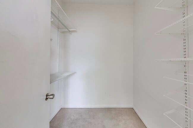 Building Photo - 1481 W Irving Park Rd