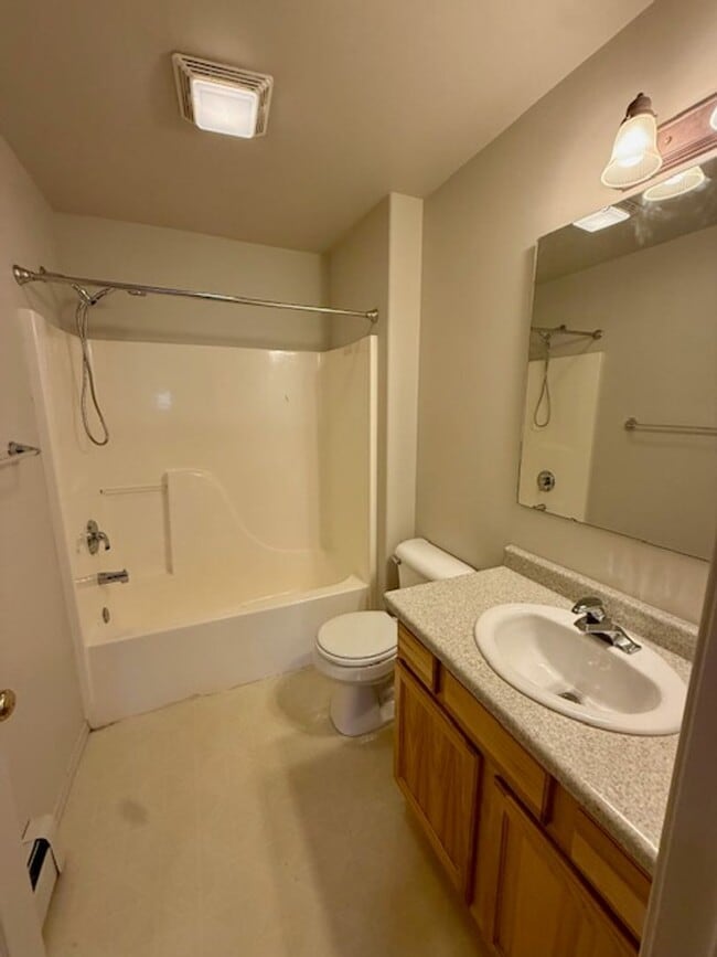 Building Photo - 3 Bedroom, 2.5 Bathroom Townhouse; Short Drive to MSU Campus