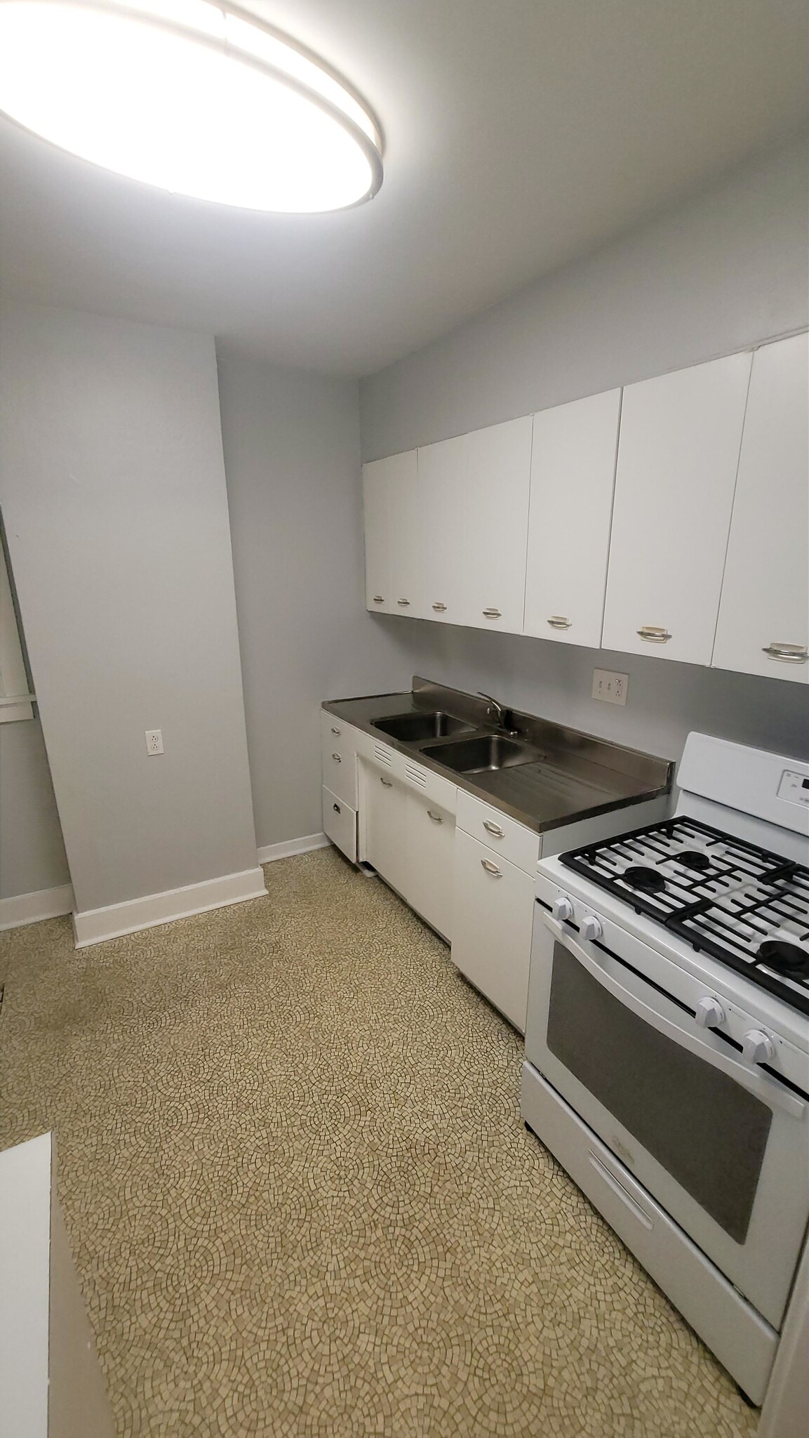 Building Photo - 6941 Meade St