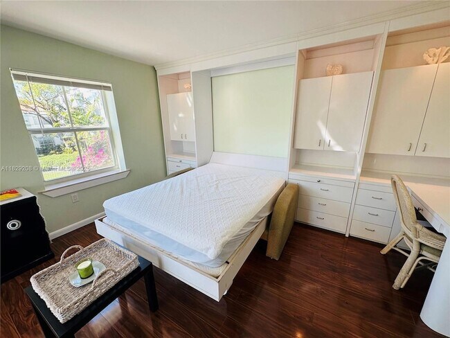 Building Photo - 1308 Drexel Ave