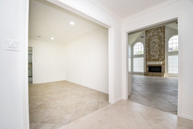 Building Photo - 11615 Trailmont Dr