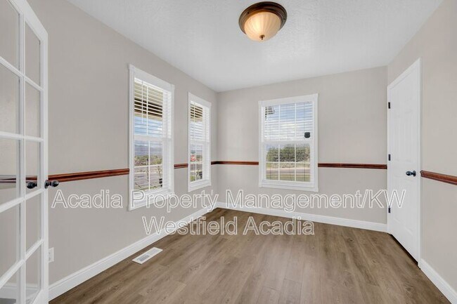 Building Photo - 25 E 2250 N