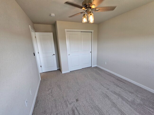 Building Photo - 1853 Clayhouse Dr