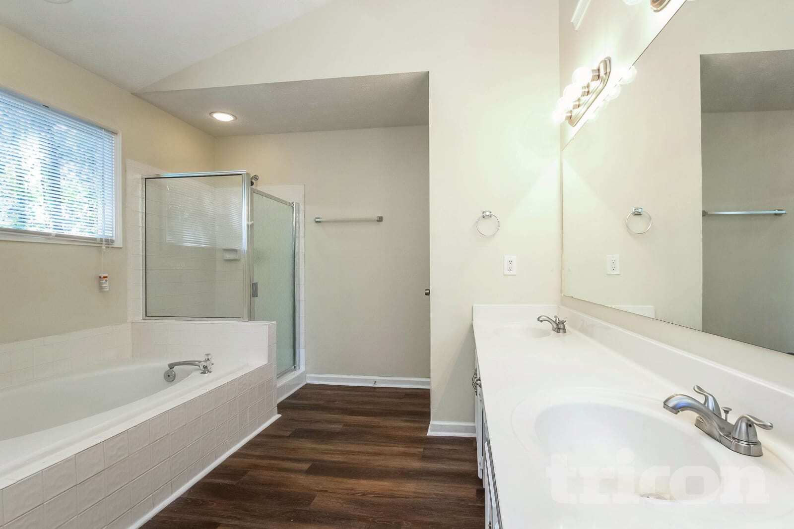 Building Photo - 4939 Clubgreen Summit