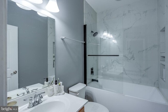 Building Photo - 14 Tylers Ct