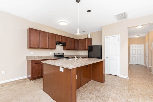 Building Photo - Beautiful 3 bedroom 2 Bath Town Home in Wi...