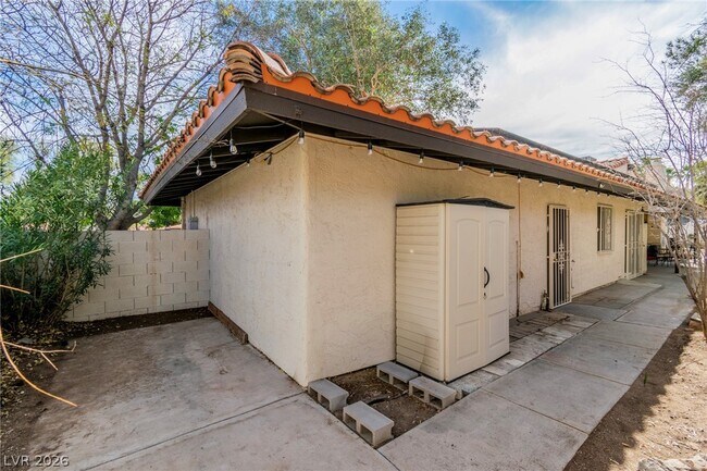 Building Photo - 2457 Swan Ln