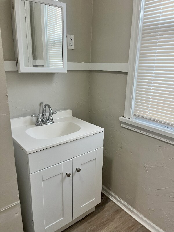 Building Photo - 1403 5th Ave