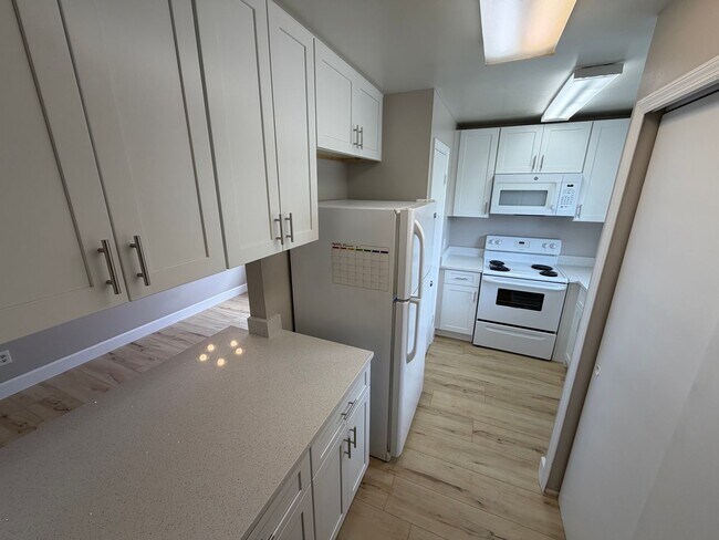 Building Photo - 4160 Pershing Pointe Pl