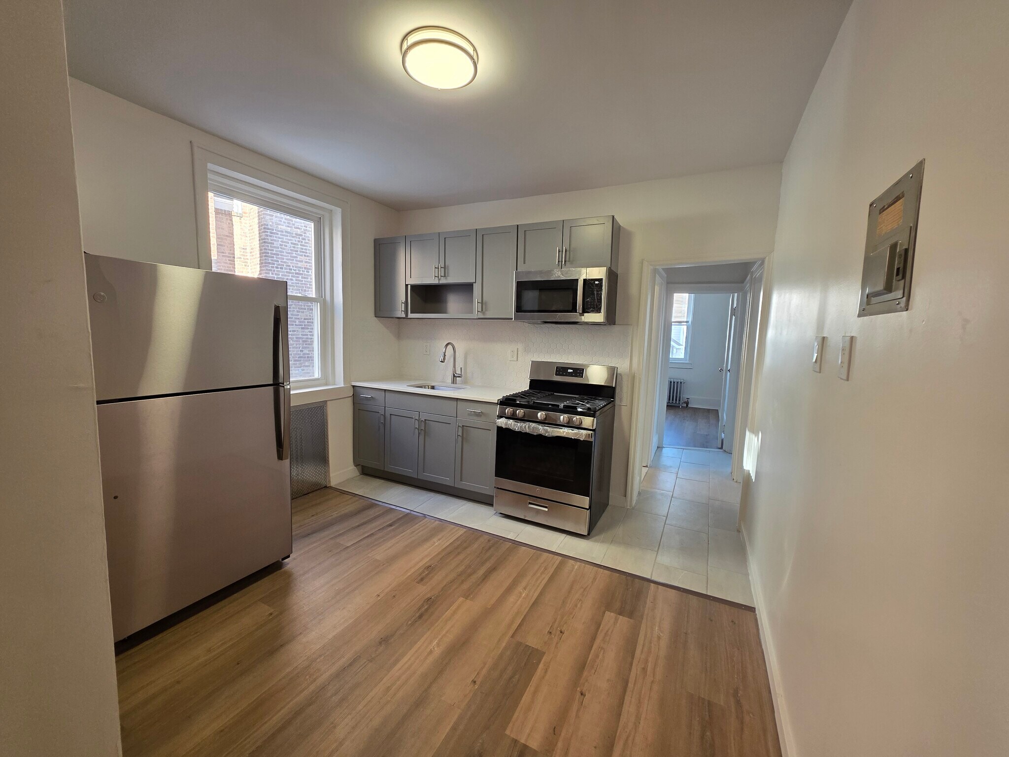 Building Photo - 5 Kenmore Ave