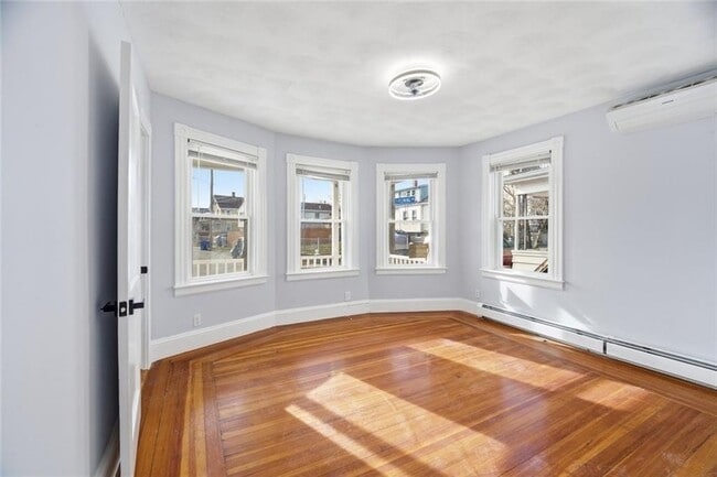 Building Photo - 378 Juniper St