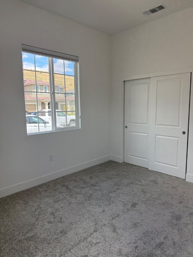 Building Photo - Brand-New 4-Bedroom Single-Story Home with Solar, Stunning Views & Open Floor Plan!