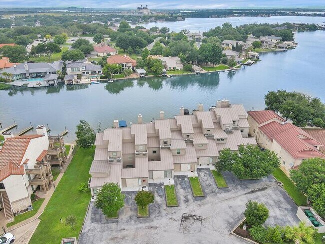 Building Photo - 604 Port