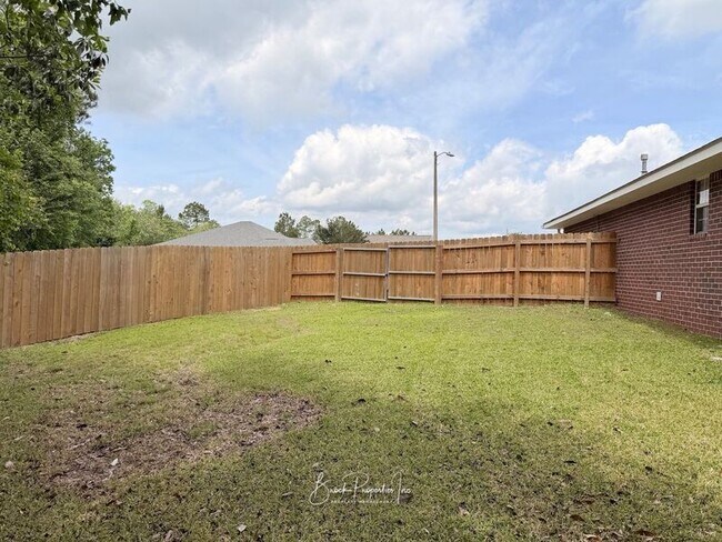 Building Photo - 4718 Lemoyne Vista