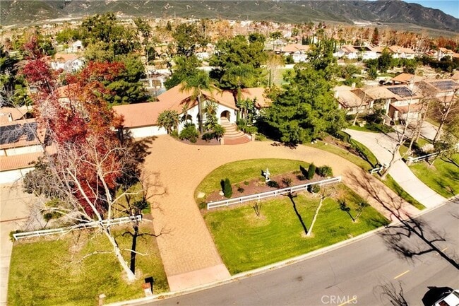 Building Photo - 10818 Hillside Rd