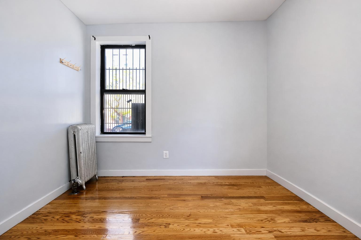 Building Photo - 518 W 204th St