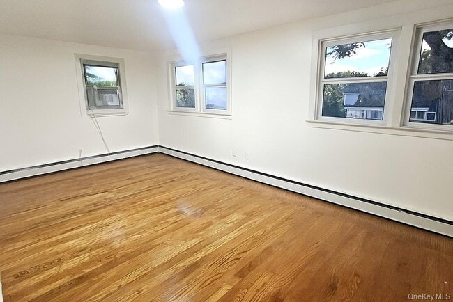 Building Photo - 308 40th St