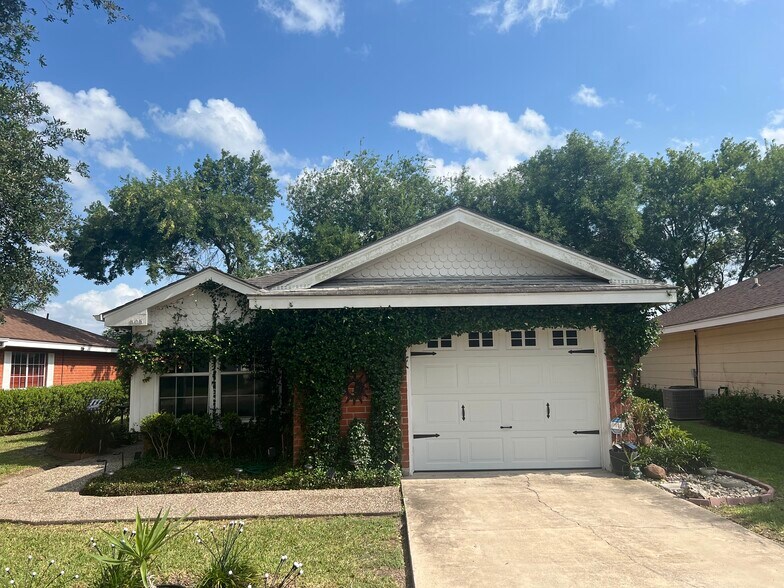Building Photo - 505 palm valley cir