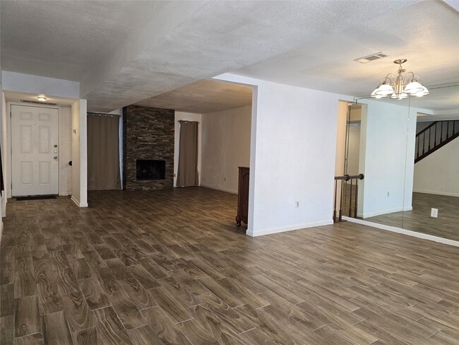 Building Photo - 11231 Briar Forest Dr