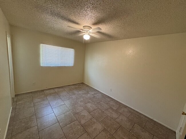 Building Photo - 6847 W Mariposa St
