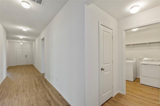 Building Photo - 138 Esparza Dr