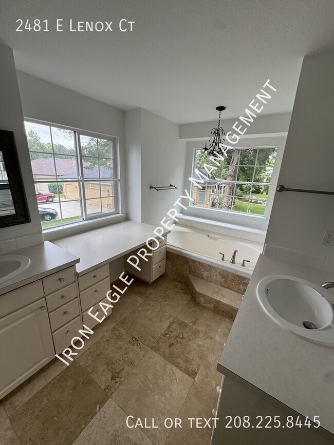 Building Photo - 2481 E Lenox Ct