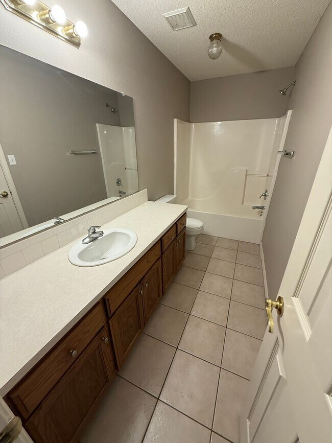 Building Photo - 1826 Ingalls Ln