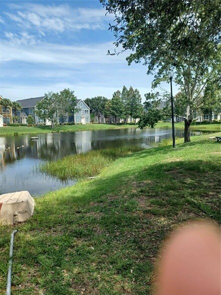 Building Photo - 5570 Rosehill Rd