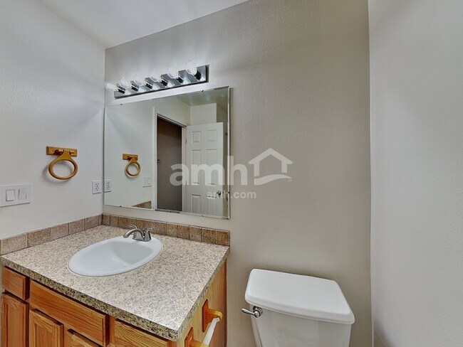 Building Photo - 1149 N Caterpillar Ave