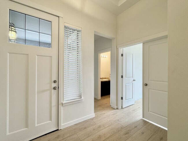 Building Photo - 1729 Cyrene Dr NW