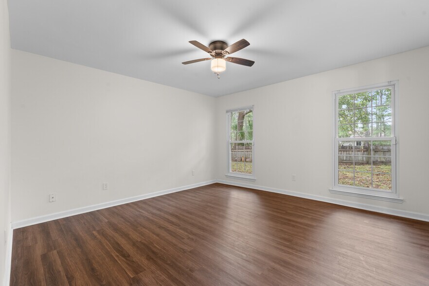 Building Photo - 16 Bitterroot Ln