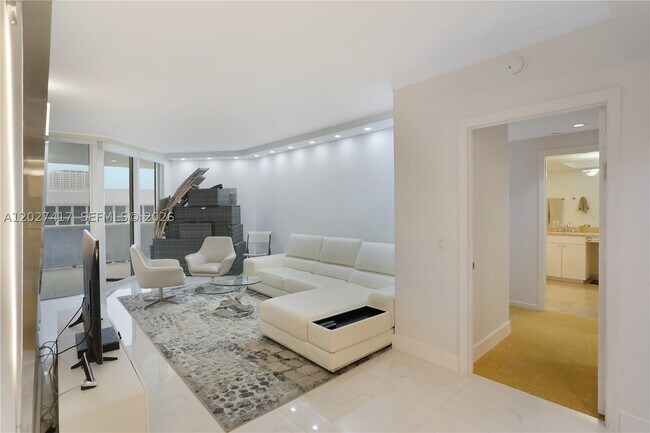 Building Photo - 4775 Collins Ave
