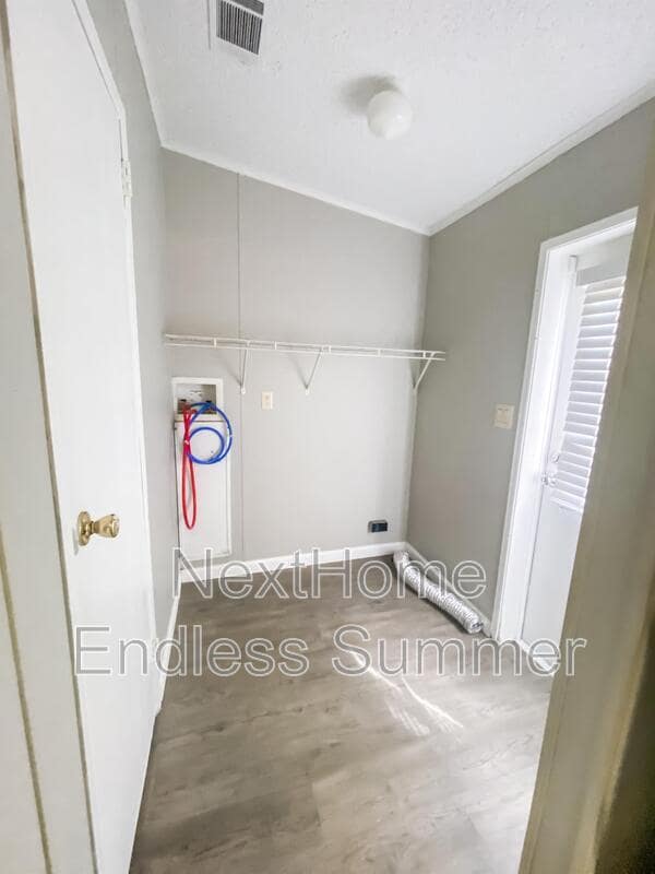 Building Photo - 608 Bee Bee Dr