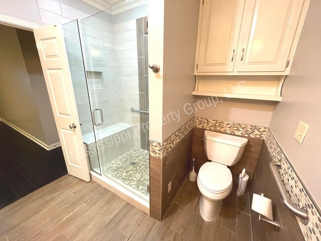 Building Photo - EXCELLENT LOCATION - 2BD/2BA FOR RENT